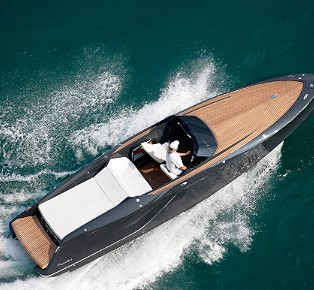 Luxury on top The Frauscher 858 FANTOM