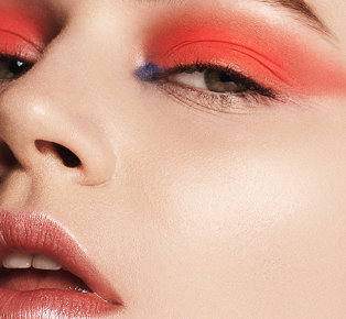 How to look chic in orange eyeshadow