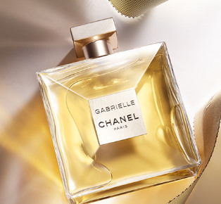 CHANEL fragance the Valentine day special