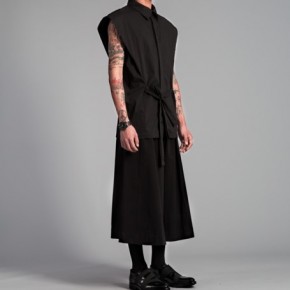 Black sleeveless shirt with tie front