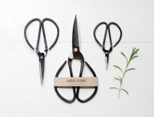Set of 3 Garden Scissors by FrogGoesToMarket